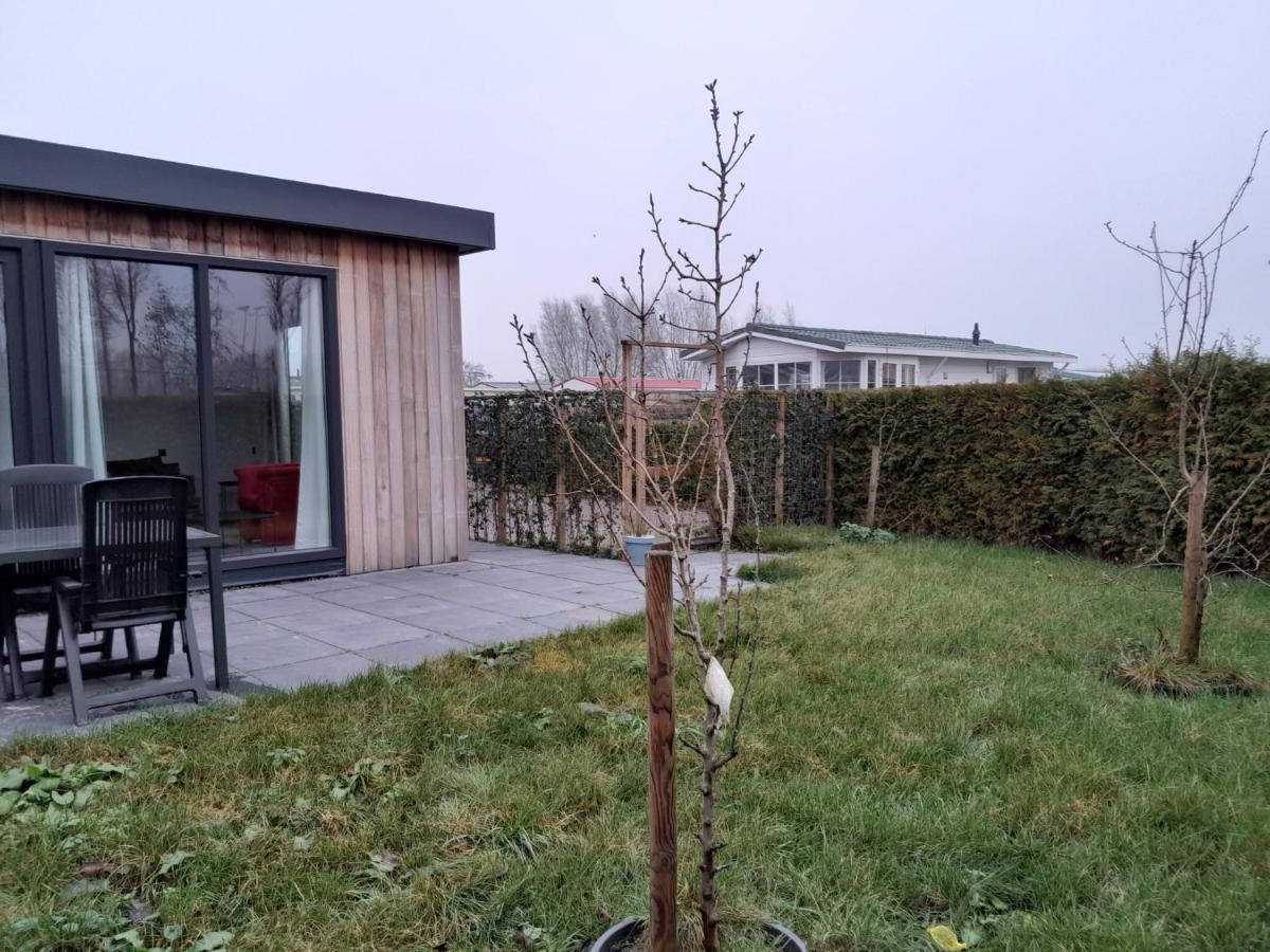 Luxe 5 Persoons Bungalow Op Rustig Vakantiepark Nabij Leeuwarden Dronrijp Eksteriør bilde