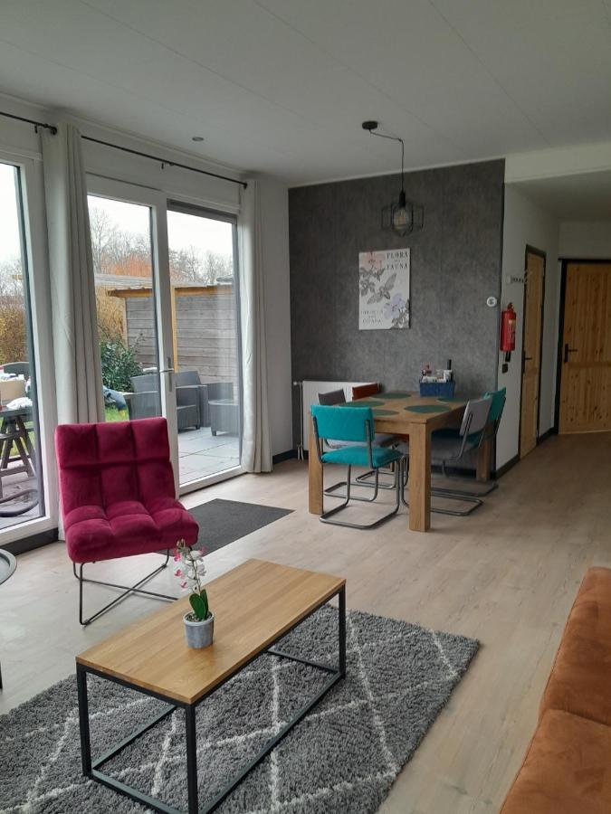 Luxe 5 Persoons Bungalow Op Rustig Vakantiepark Nabij Leeuwarden Dronrijp Eksteriør bilde