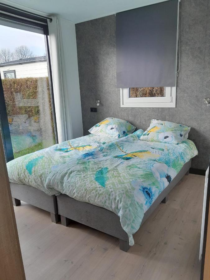Luxe 5 Persoons Bungalow Op Rustig Vakantiepark Nabij Leeuwarden Dronrijp Eksteriør bilde